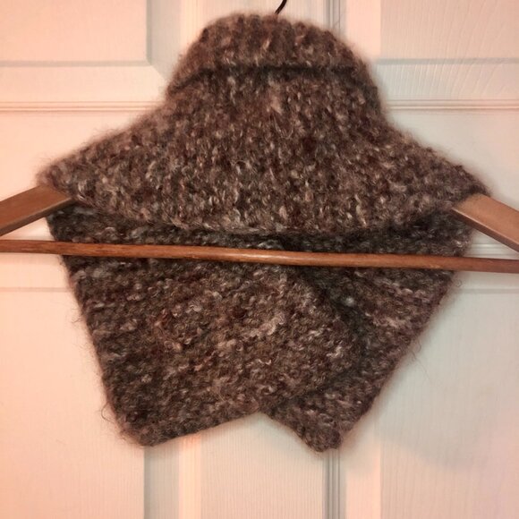 [Women/Teen] Hand Knit Cowl Neck Warmer Scarf Brown Fuzzy Toggle Button - Picture 4 of 4